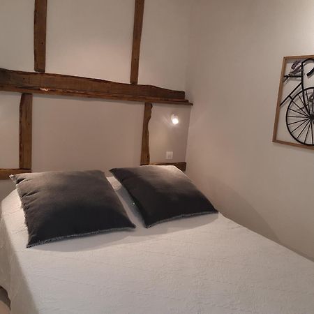 La Ferme De Manon Apartment Montferrat  Екстериор снимка