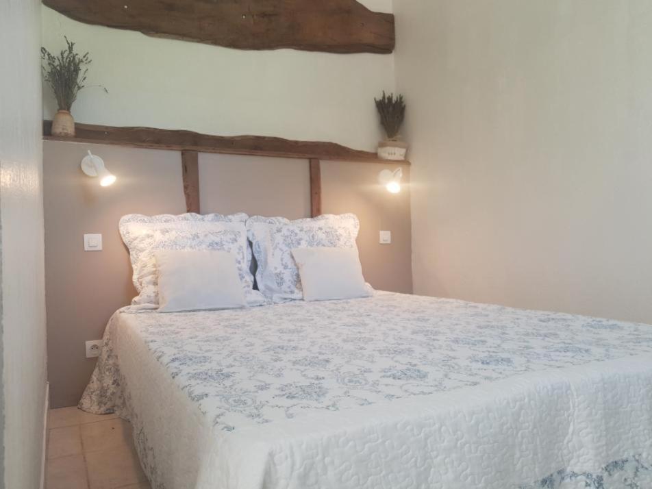 La Ferme De Manon Apartment Montferrat  Екстериор снимка