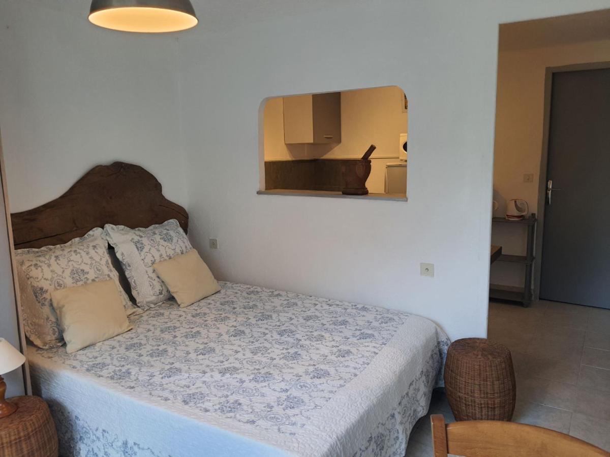 La Ferme De Manon Apartment Montferrat  Екстериор снимка