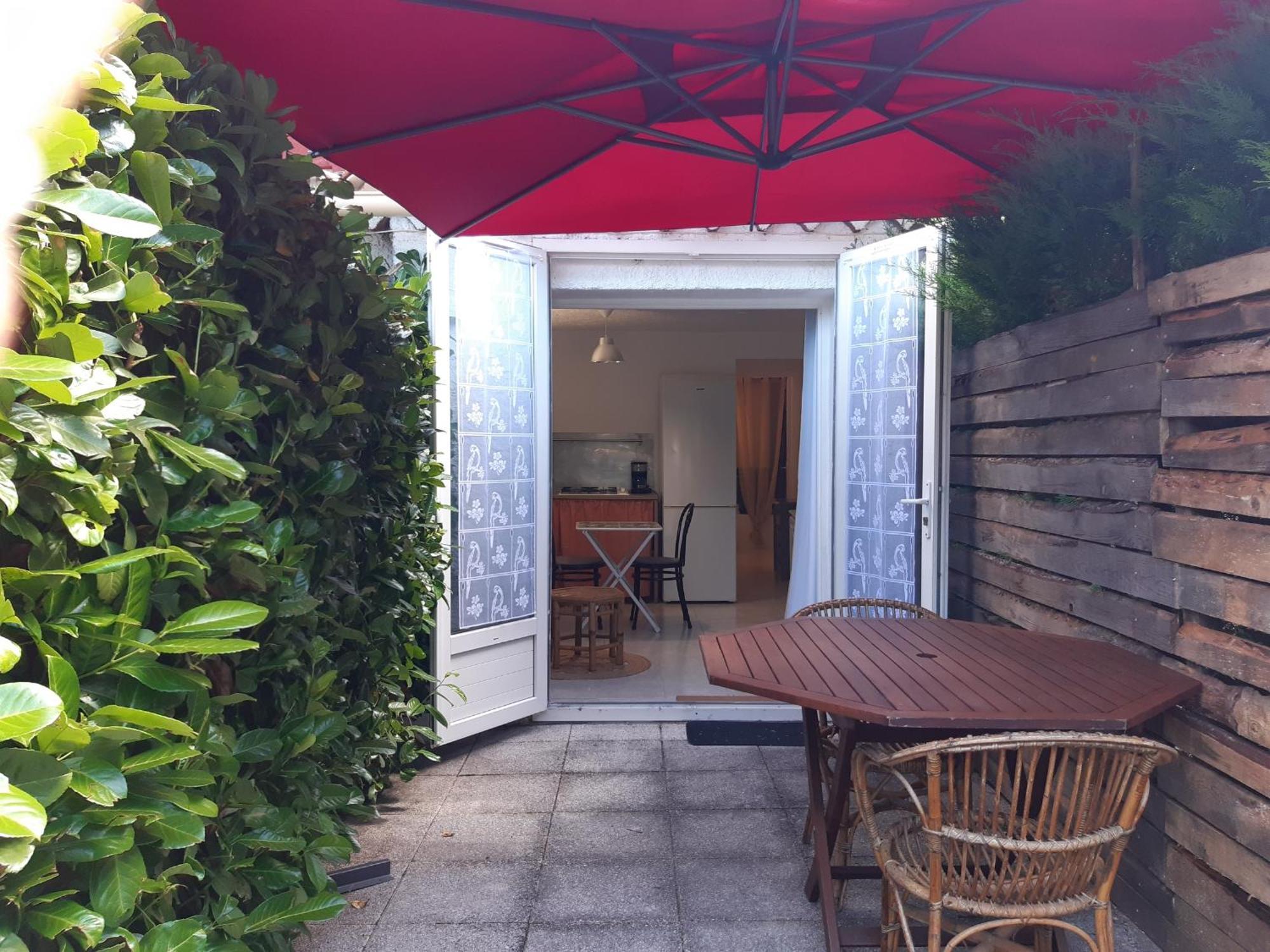 La Ferme De Manon Apartment Montferrat  Екстериор снимка