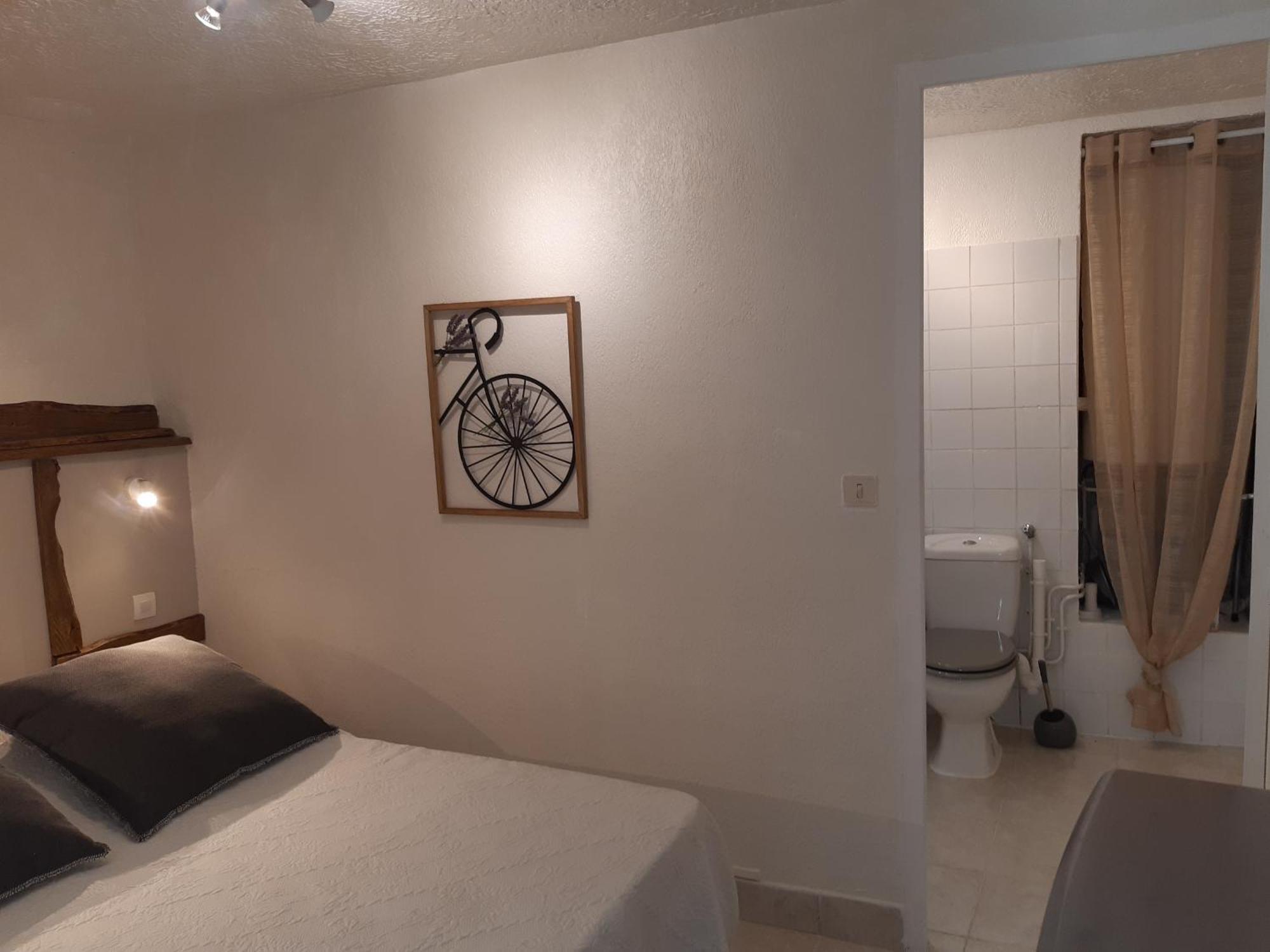 La Ferme De Manon Apartment Montferrat  Екстериор снимка